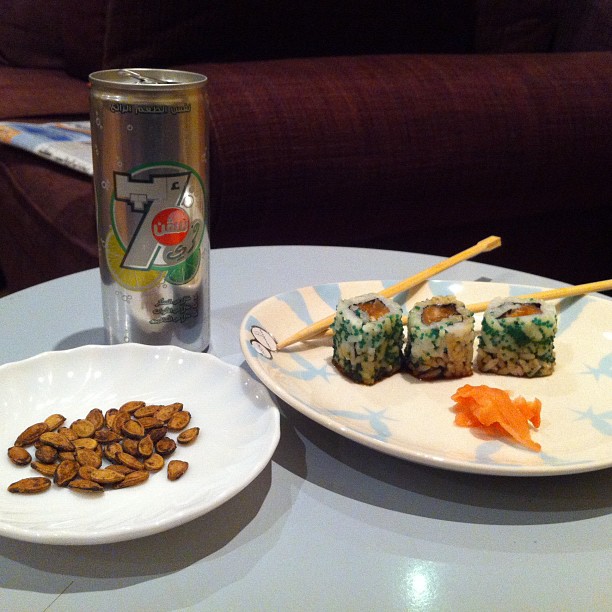 Sushi from Sultan, diet 7 up and small handful Hamadani seeds dinner 28.5.12